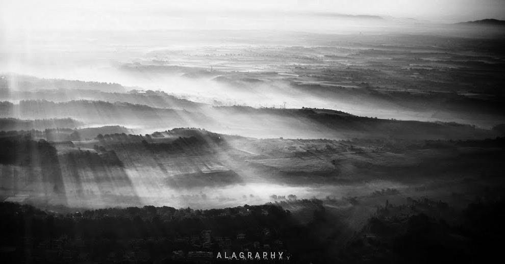  buongiorno a chi si rende conto ch'è giorno ancor... more monochrome photography at http://bnw.alahay.org