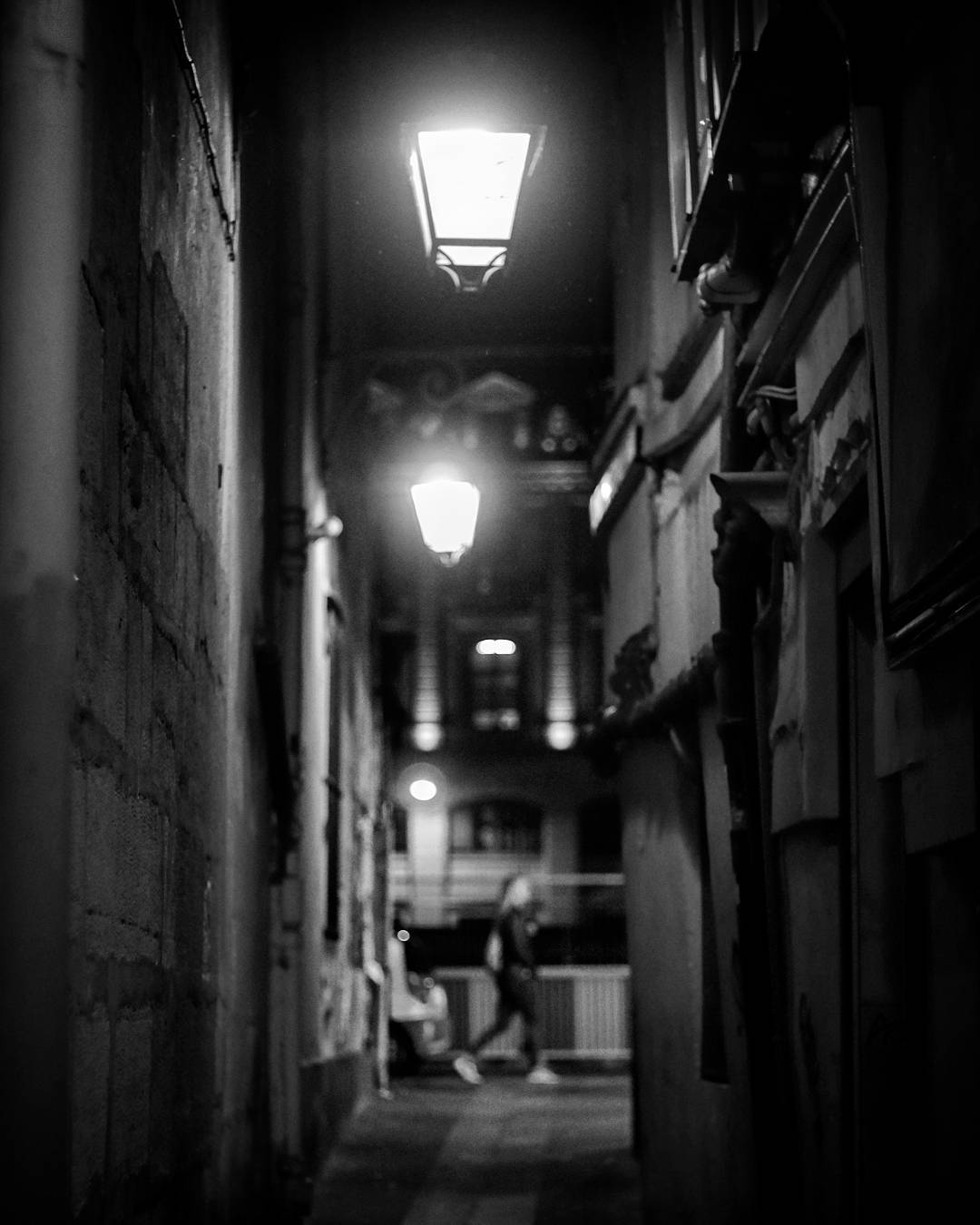 I had my camera today while strolling around  pari... more monochrome photography at http://bnw.alahay.org