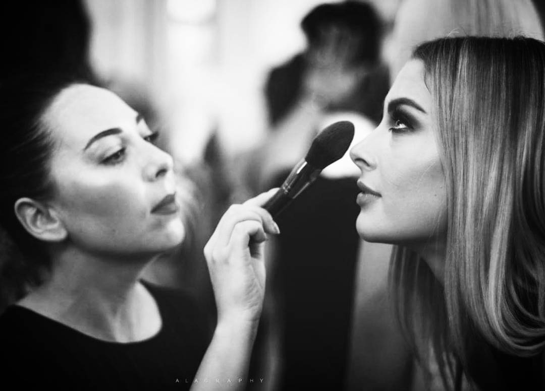 A touch of  glamour for  pfw  pfw2017  paris  pari... more monochrome photography at http://bnw.alahay.org