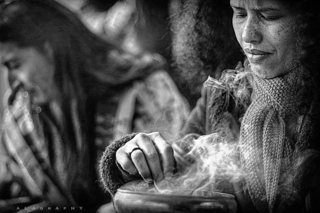 Llévame con tus alas de luz  águila tráenos medici... more monochrome photography at http://bnw.alahay.org
