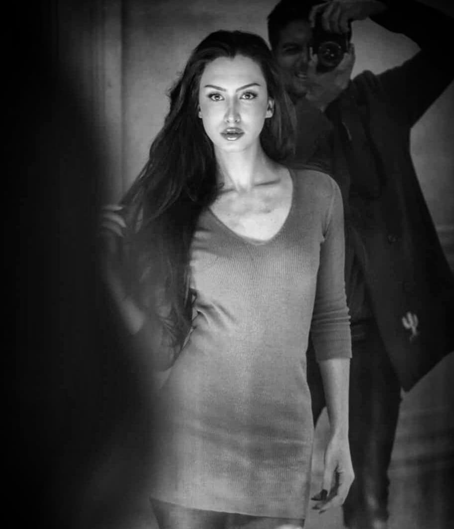 Sorry I had to repost this due to a crop imperfect... more monochrome photography at http://bnw.alahay.org