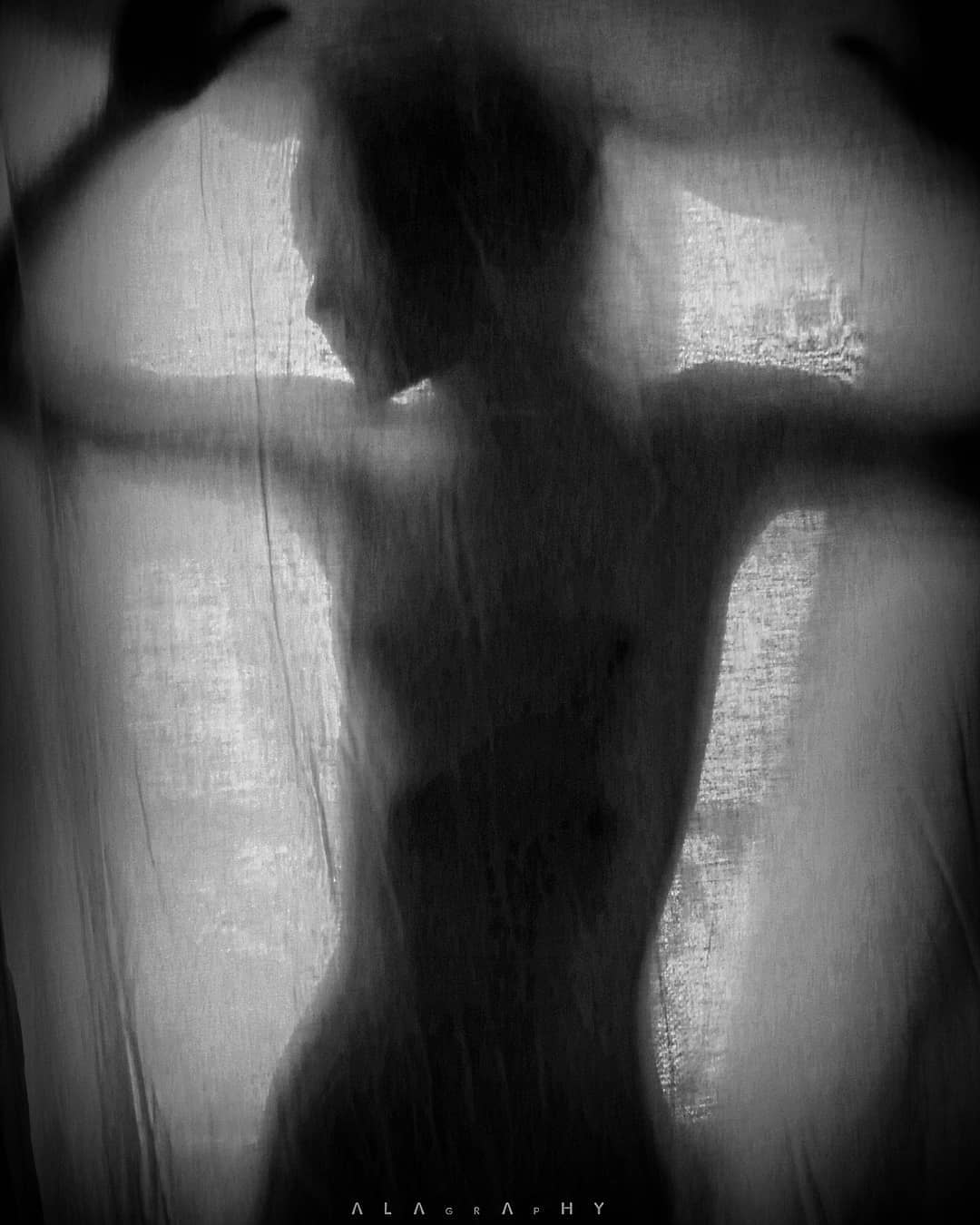 . Aucune muse Qui m'abuse Et m'amuse Aussi bien Qu... more monochrome photography at http://bnw.alahay.org