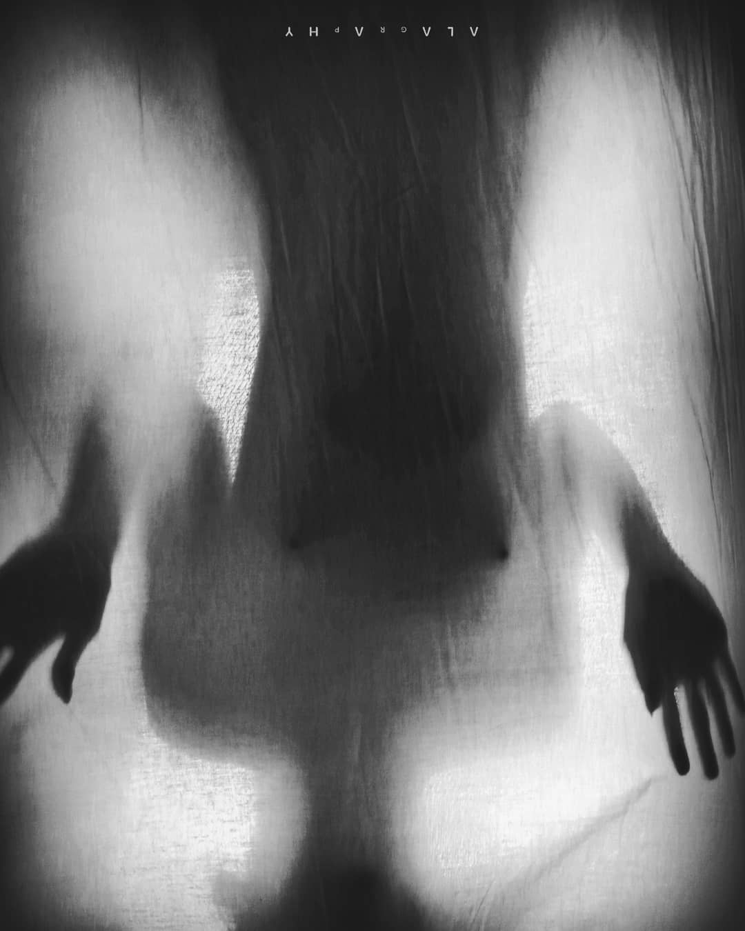 . Celosa de cuanto te admiro Te eclipsas, así no t... more monochrome photography at http://bnw.alahay.org