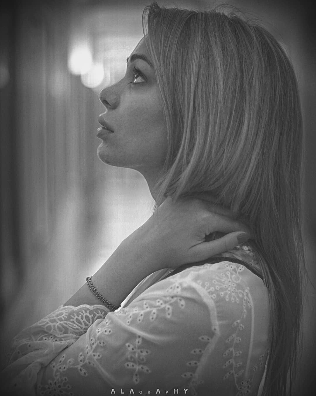 De tudo ficaram três coisas... A certeza de que es... more monochrome photography at http://bnw.alahay.org