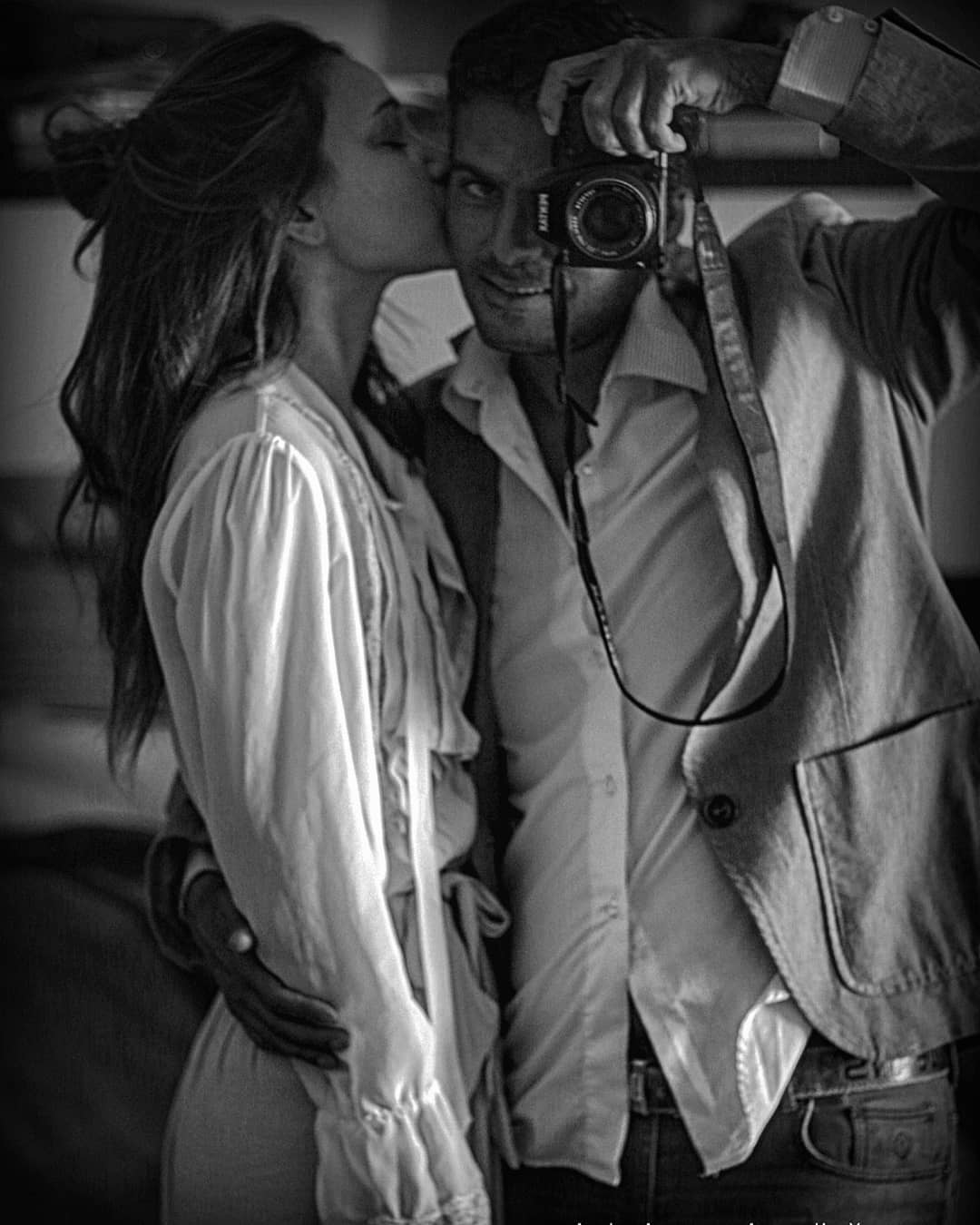 ALAgrApHY is offering a free photoshoot. Apply now... more monochrome photography at http://bnw.alahay.org