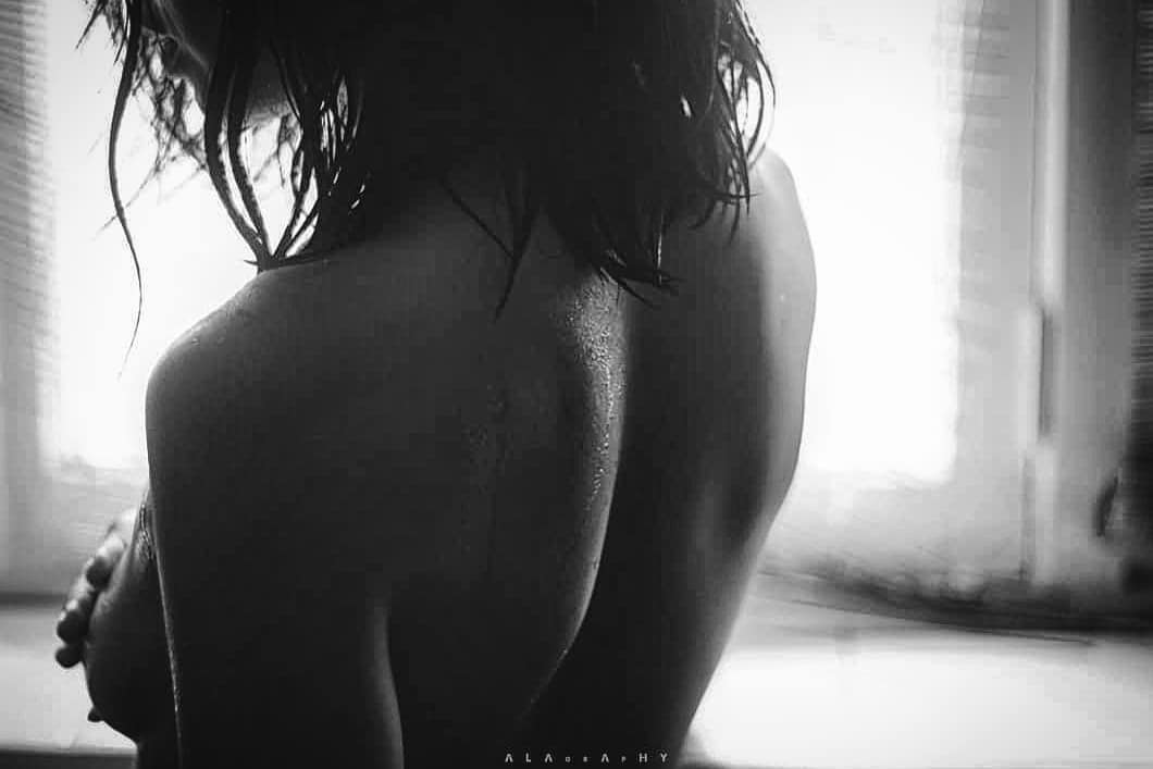 W E T W A R E .   bnw  bnw_nude  nude  blackandwhi... more monochrome photography at http://bnw.alahay.org