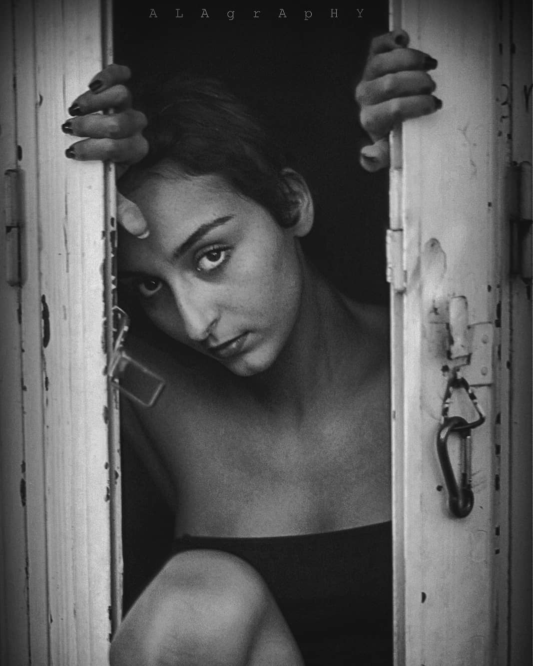 Un jour je ferai des travaux et mon abat-jour jeté... more monochrome photography at http://bnw.alahay.org