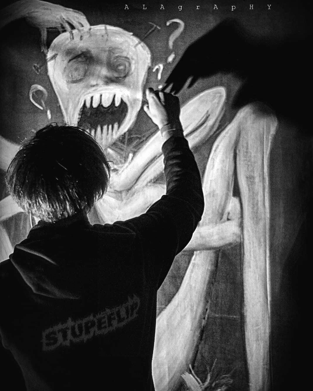 . Oh monster in pain Oh monster i paint Please tel... more monochrome photography at http://bnw.alahay.org